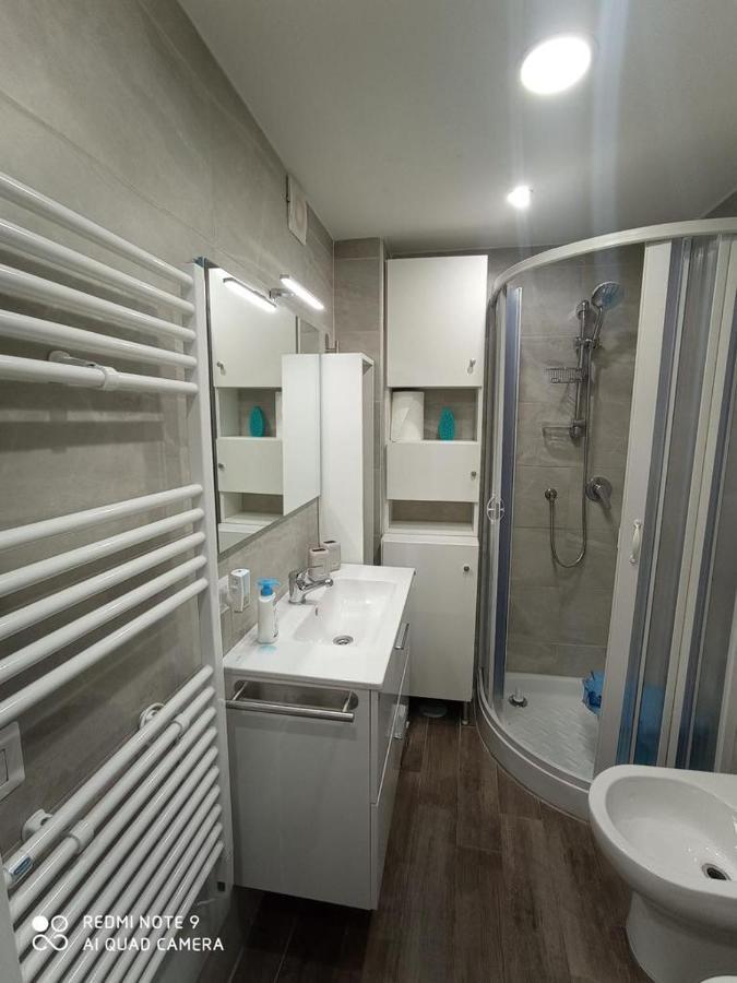 شقة The Small House In نابولي المظهر الخارجي الصورة