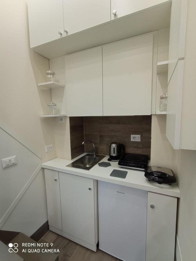 شقة The Small House In نابولي المظهر الخارجي الصورة