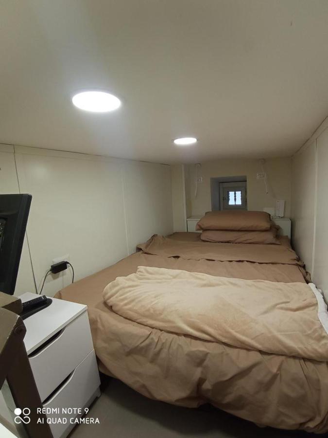 شقة The Small House In نابولي المظهر الخارجي الصورة