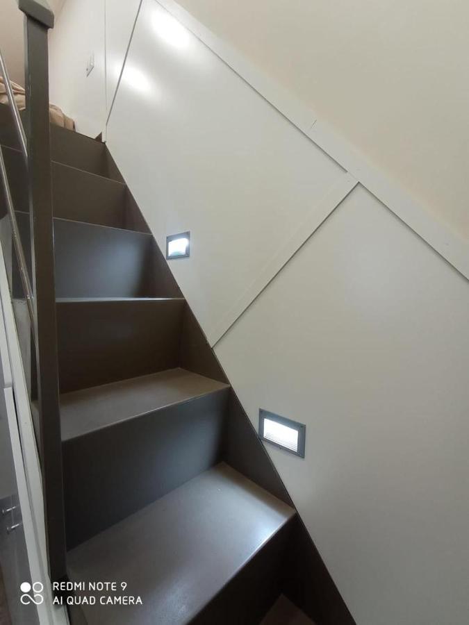 شقة The Small House In نابولي المظهر الخارجي الصورة