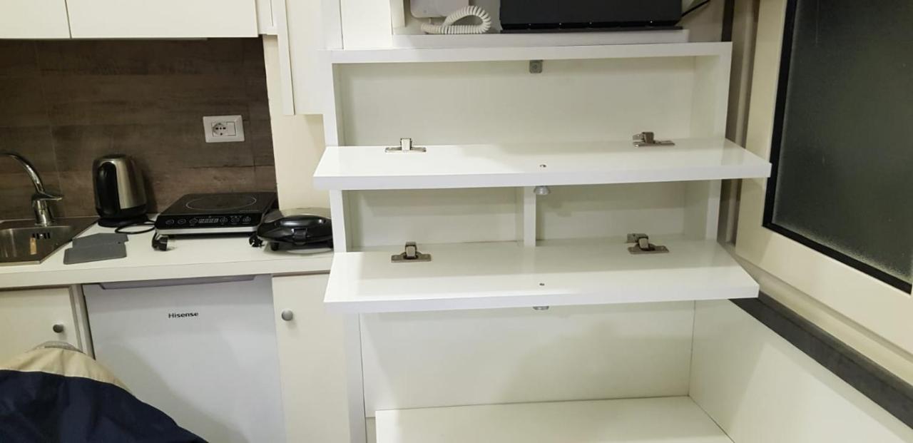 شقة The Small House In نابولي المظهر الخارجي الصورة